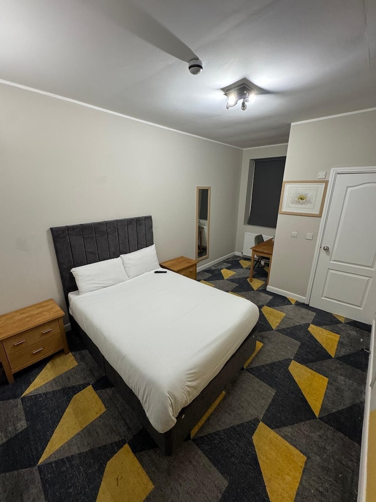 OYO Weaste Hotel 14/50