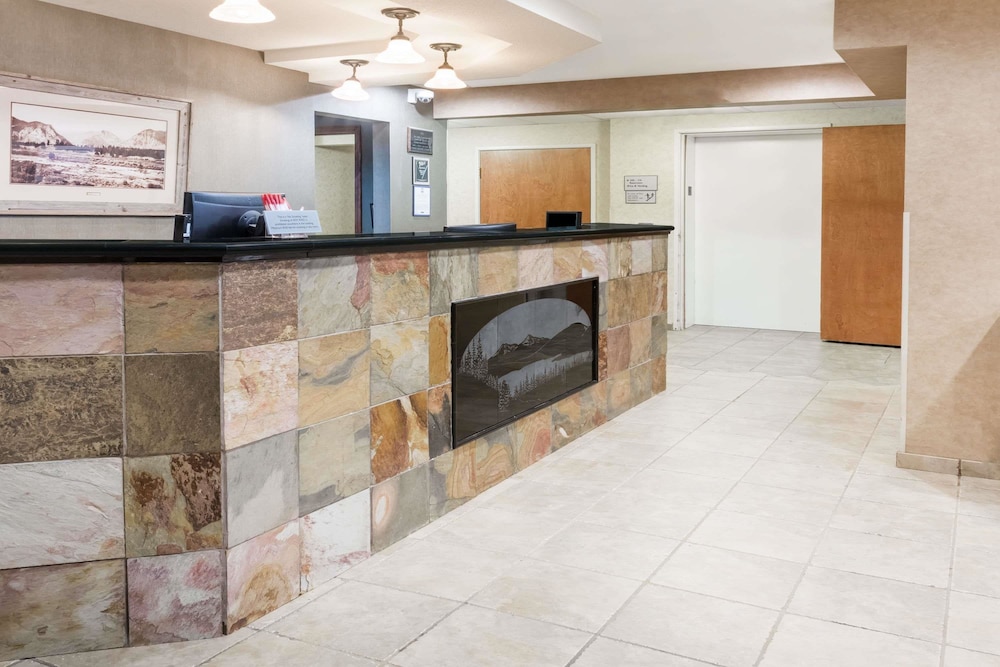 Ramada by Wyndham Frisco 4/32