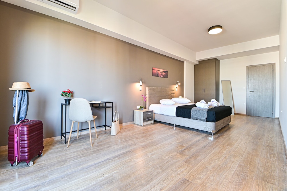 Thisean Modern Suites 28/50