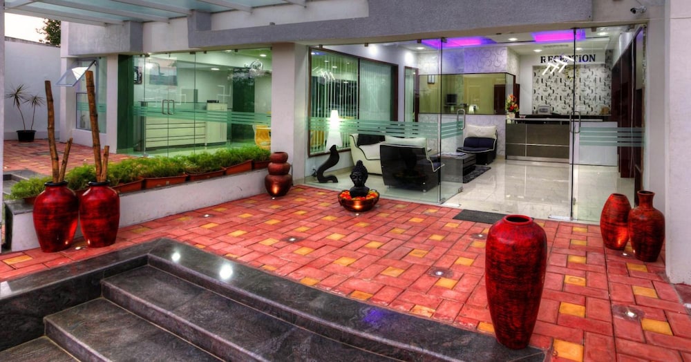Rajmahal Inn 13/50