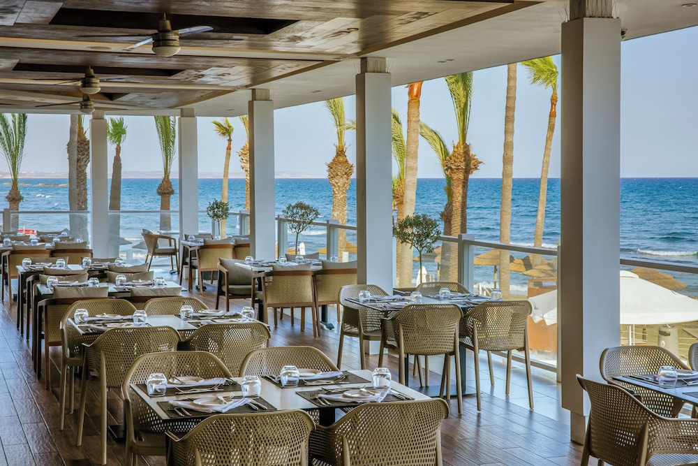 Golden Bay Beach Hotel 34/50