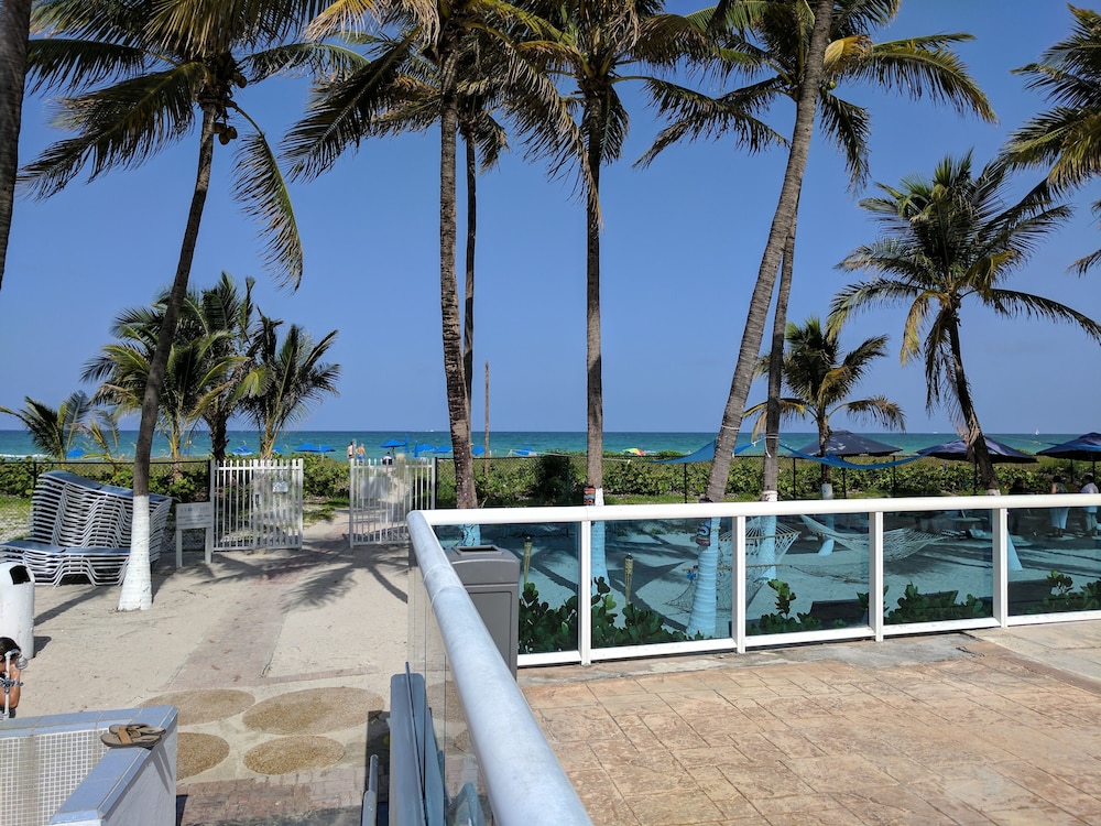 Seacoast Suites Hotel 36/75
