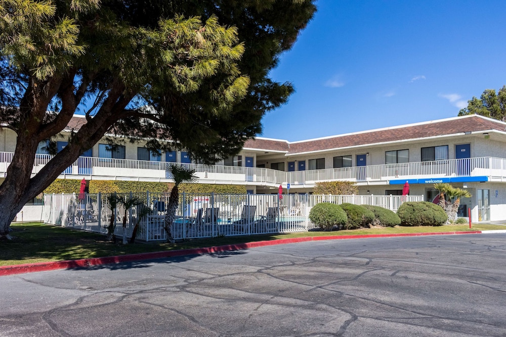 Motel6 Mojave, CA 65/69
