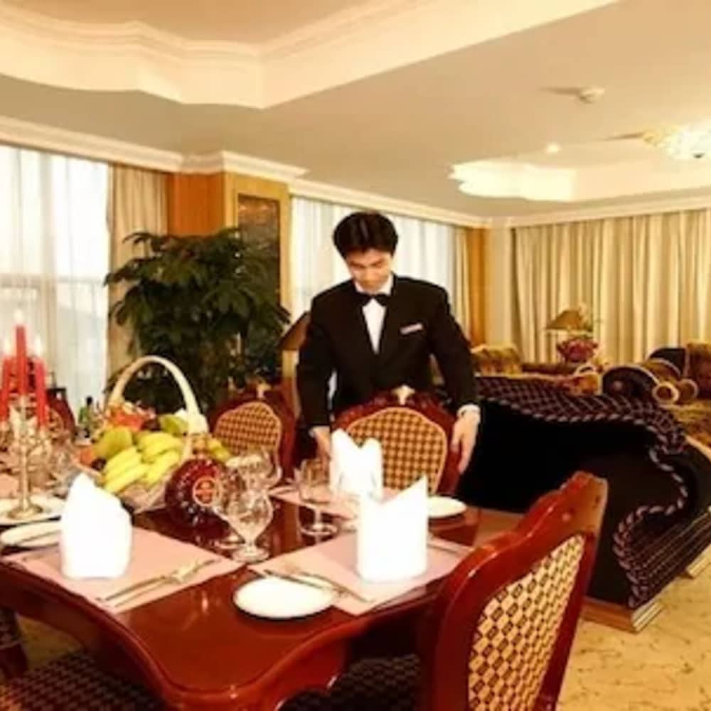 Gladden Hotel Fenggang 14/22