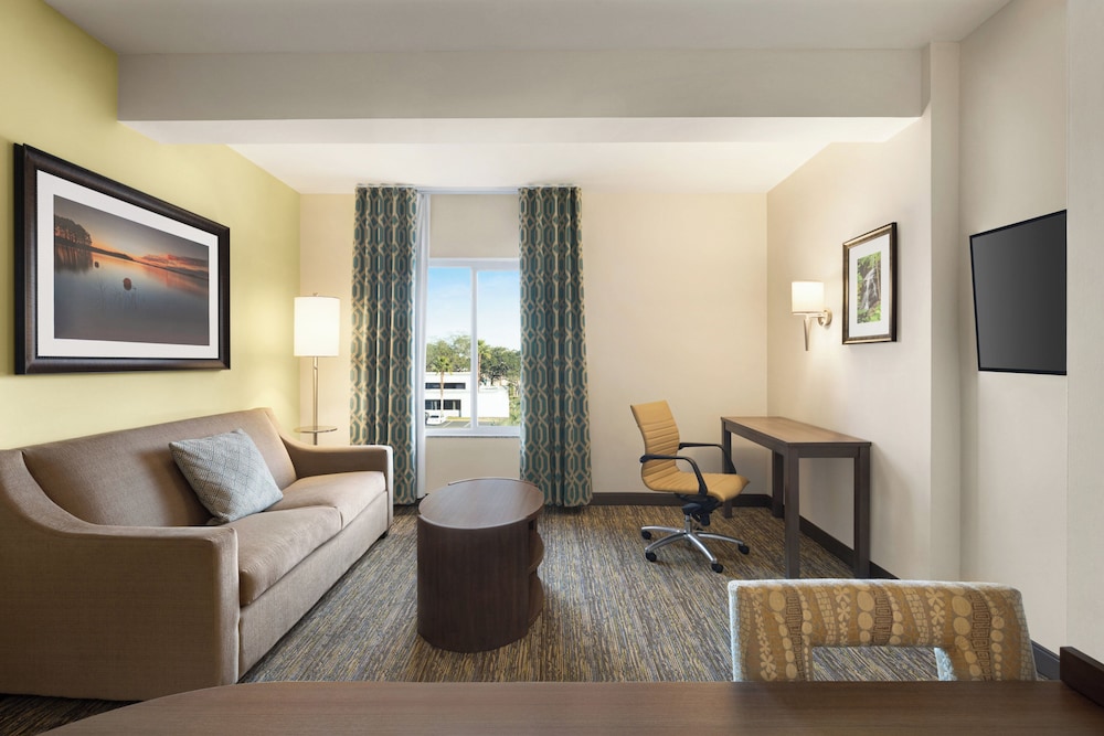 Candlewood Suites Safety Harbor 29/56
