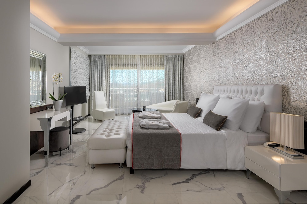 Marquis, Suite, Twin Beds, Sea View, Sofa