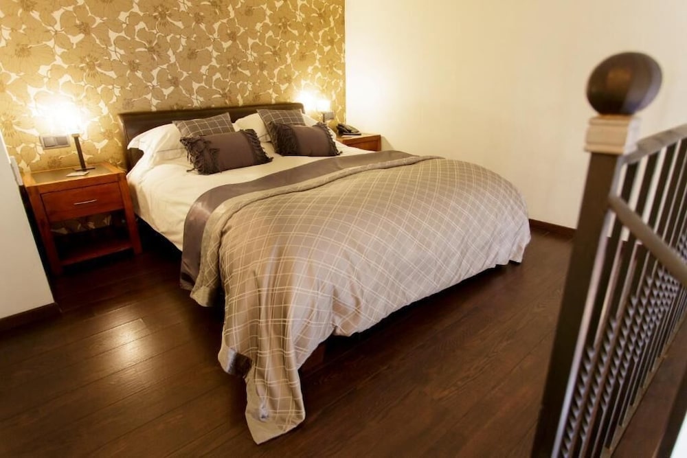 Hotel Lavenida 24/68