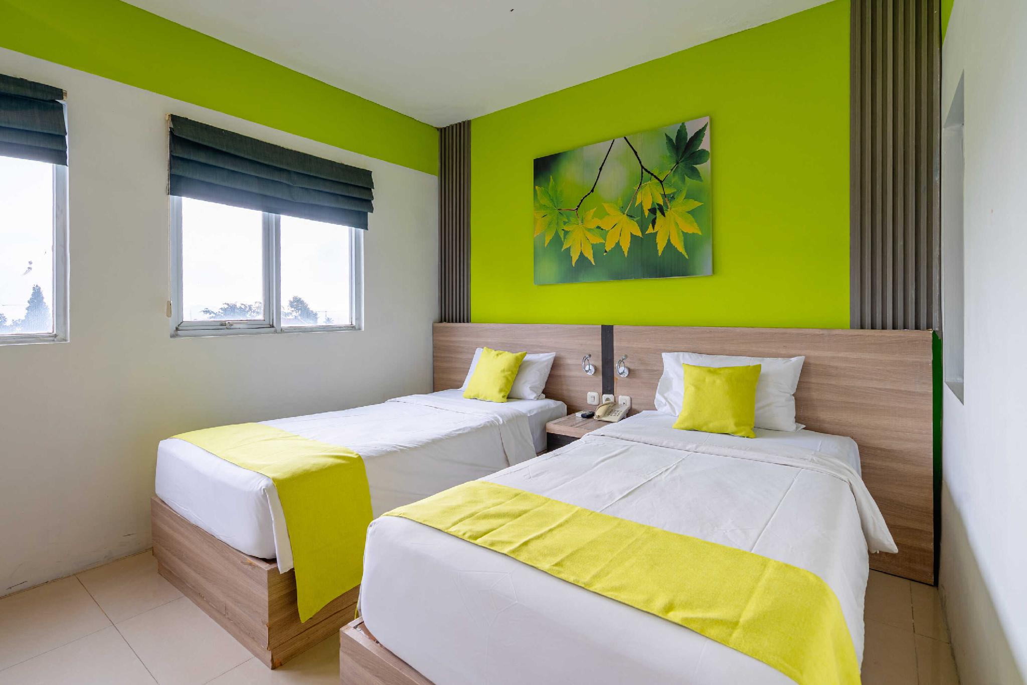 Fresh Hotel Sukabumi 17/35
