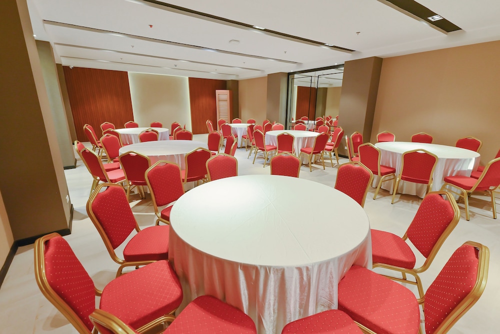 Sotogrande Hotel and Convention Center Batangas 28/38