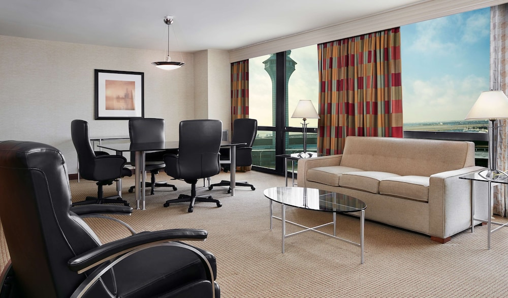 Hilton Chicago OHare Airport 57/82