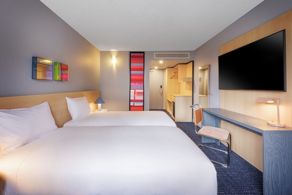 Side by Side, Twin Beds