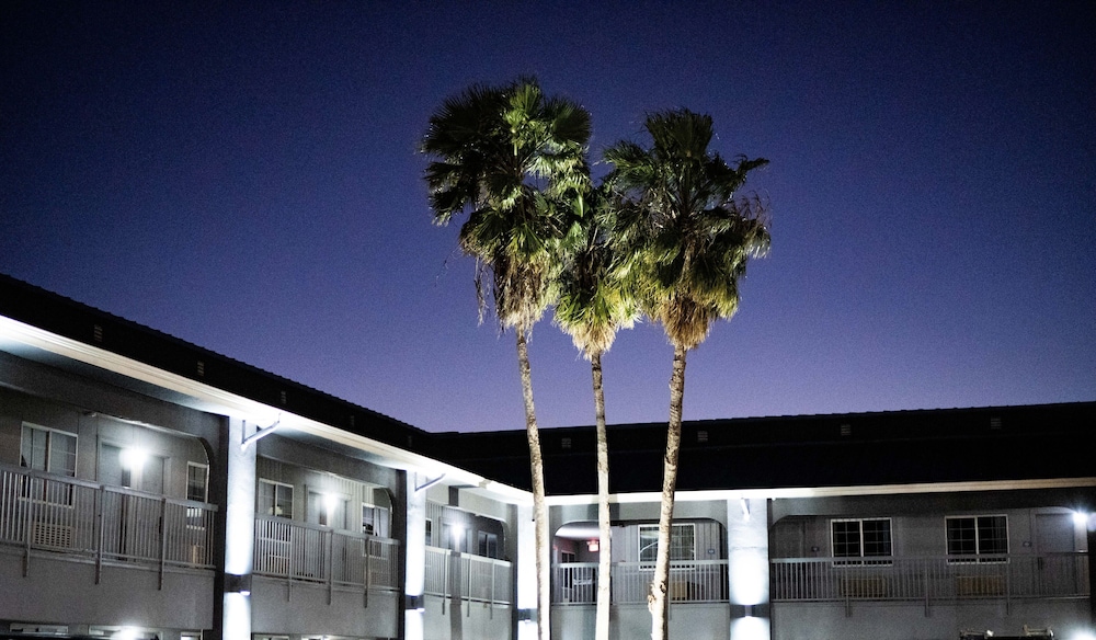 Rodeway Inn & Suites Corpus Christi Northwest 2/42