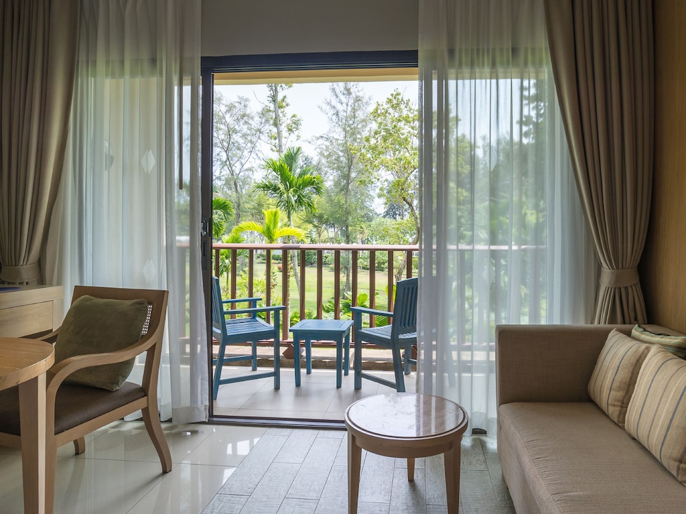 Dusit Thani Krabi Beach Resort 52/74