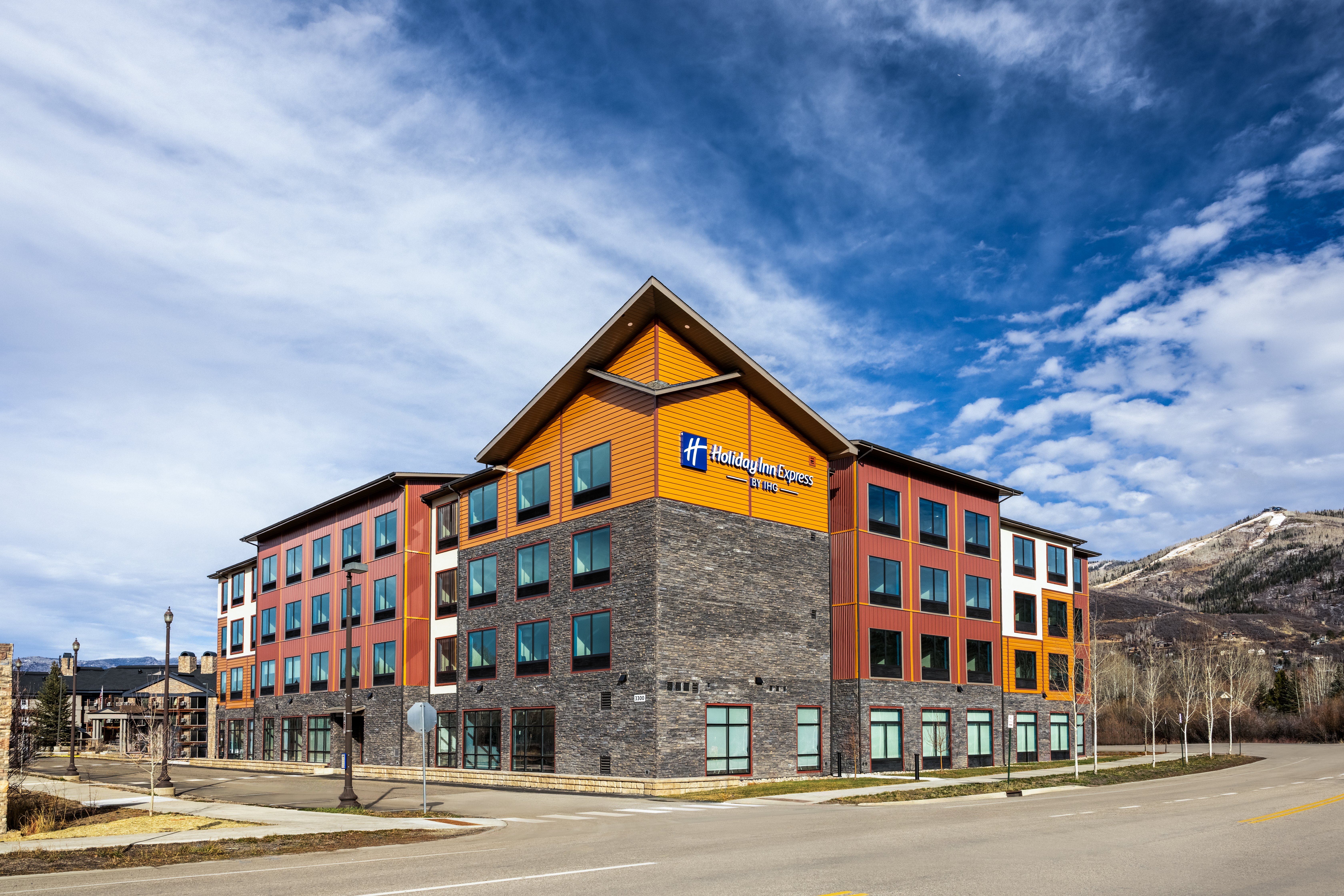 Holiday Inn Express & Suites Steamboat Springs by IHG 4/47
