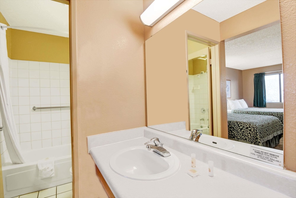 Days Inn by Wyndham El Paso Airport East 9/19