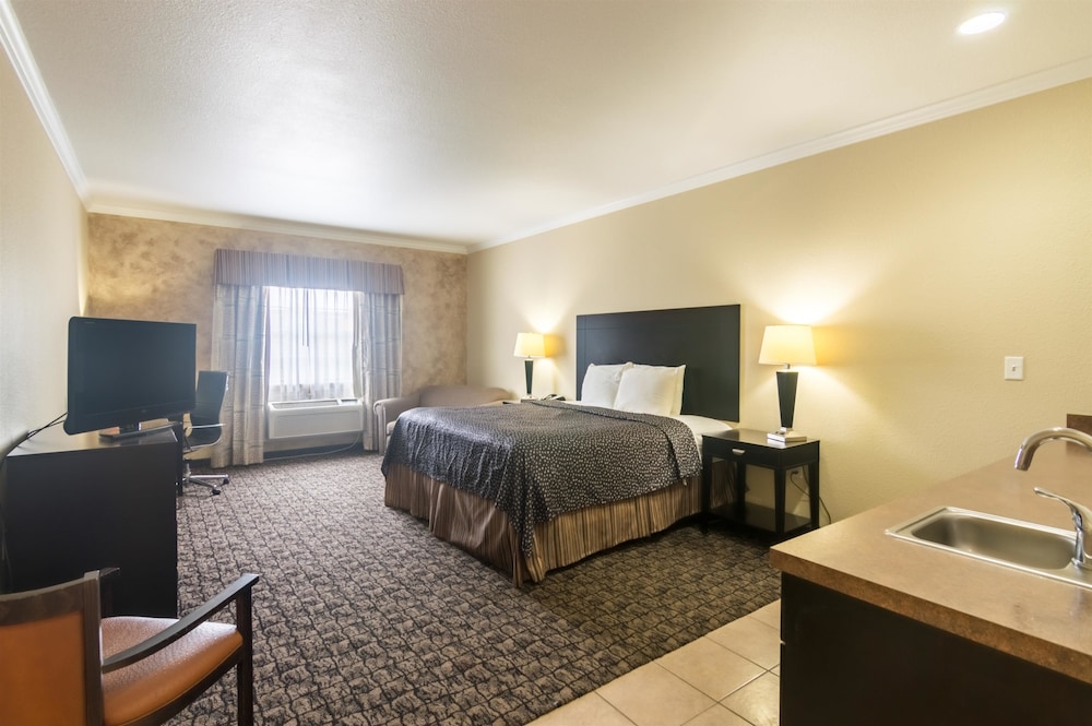 Econo Lodge Inn and Suites Colorado City, TX 10/47