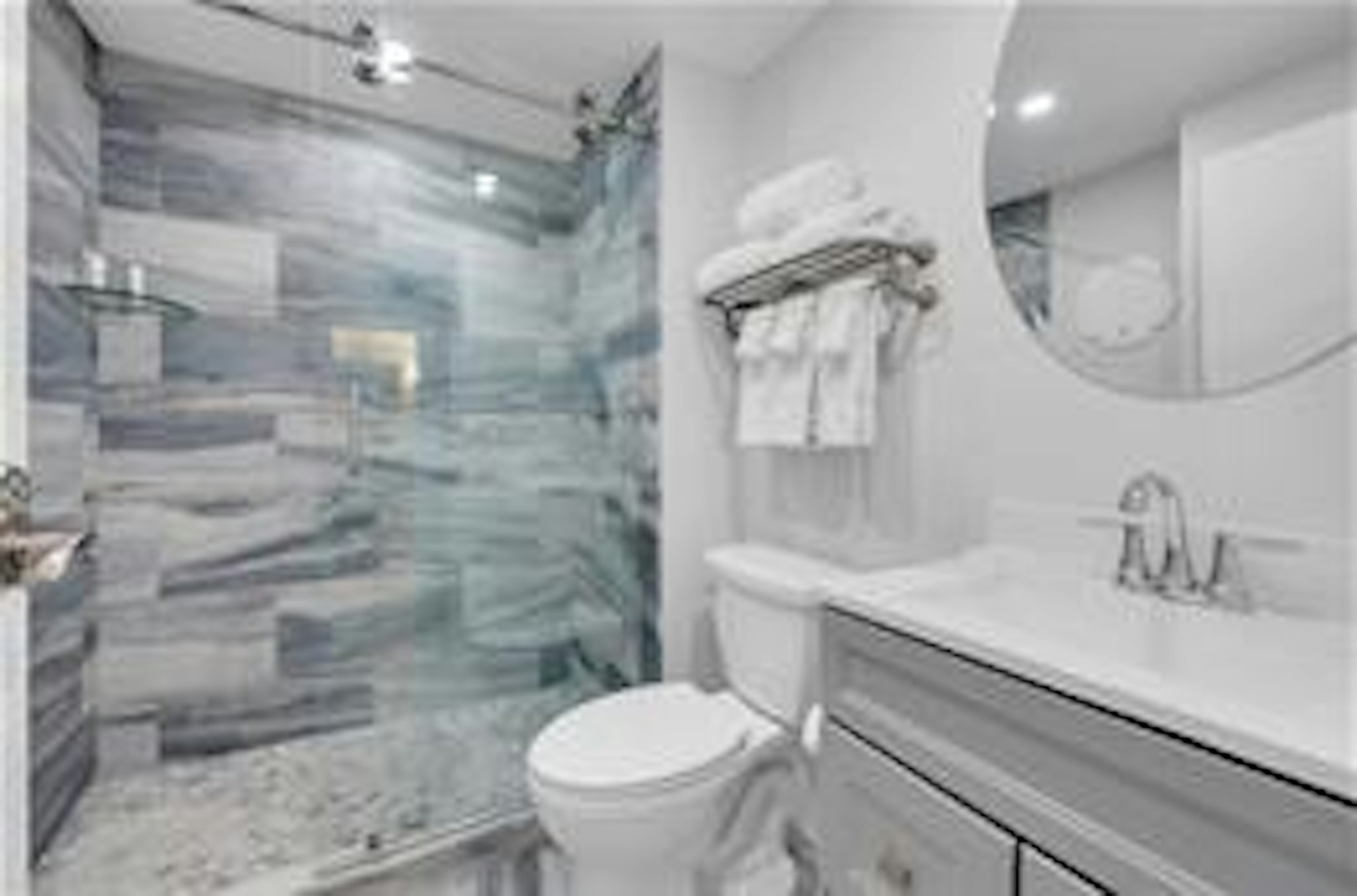 Bayfront Inn 5th Avenue 48/50