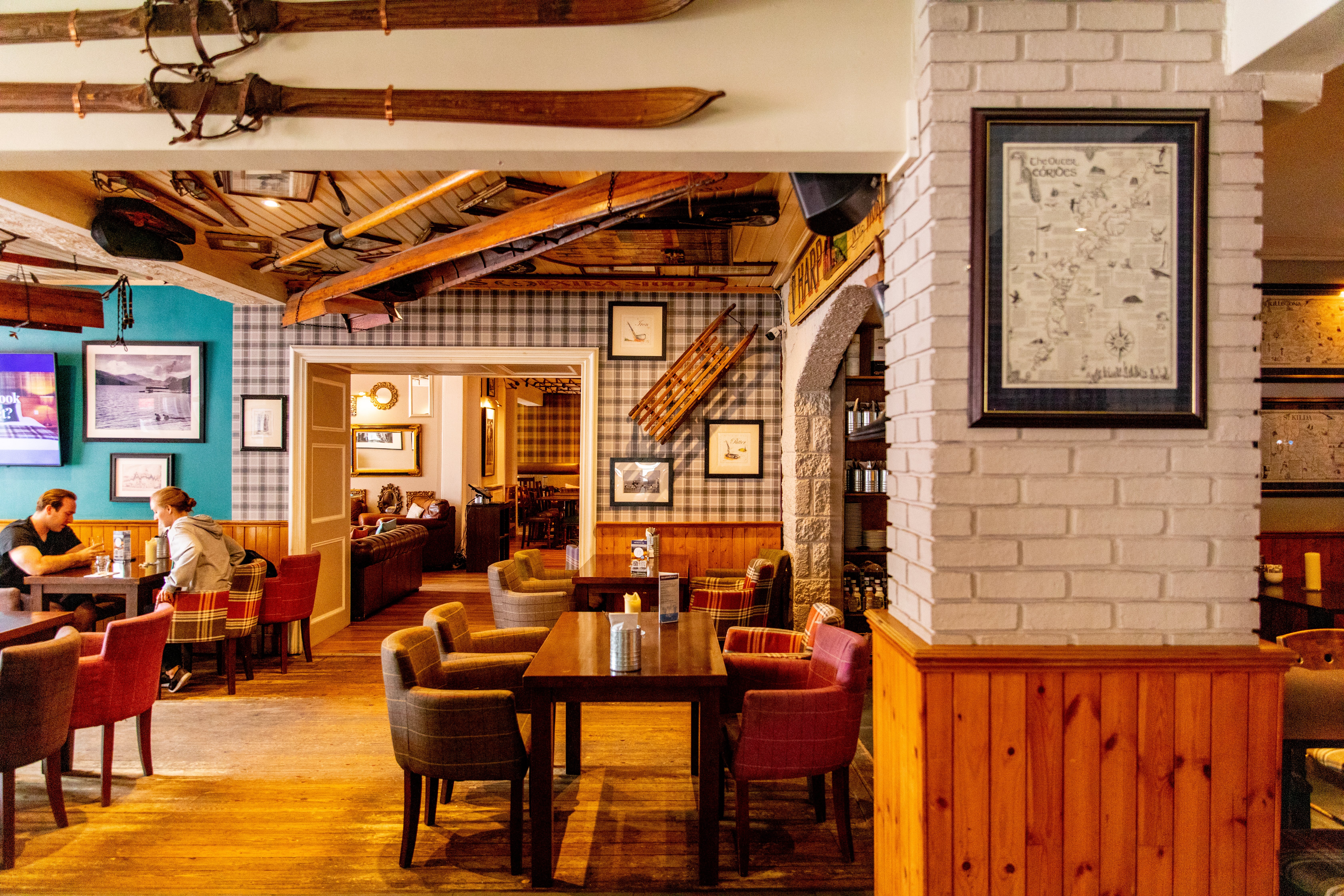 McKays Hotel Bar & Restaurant 28/33