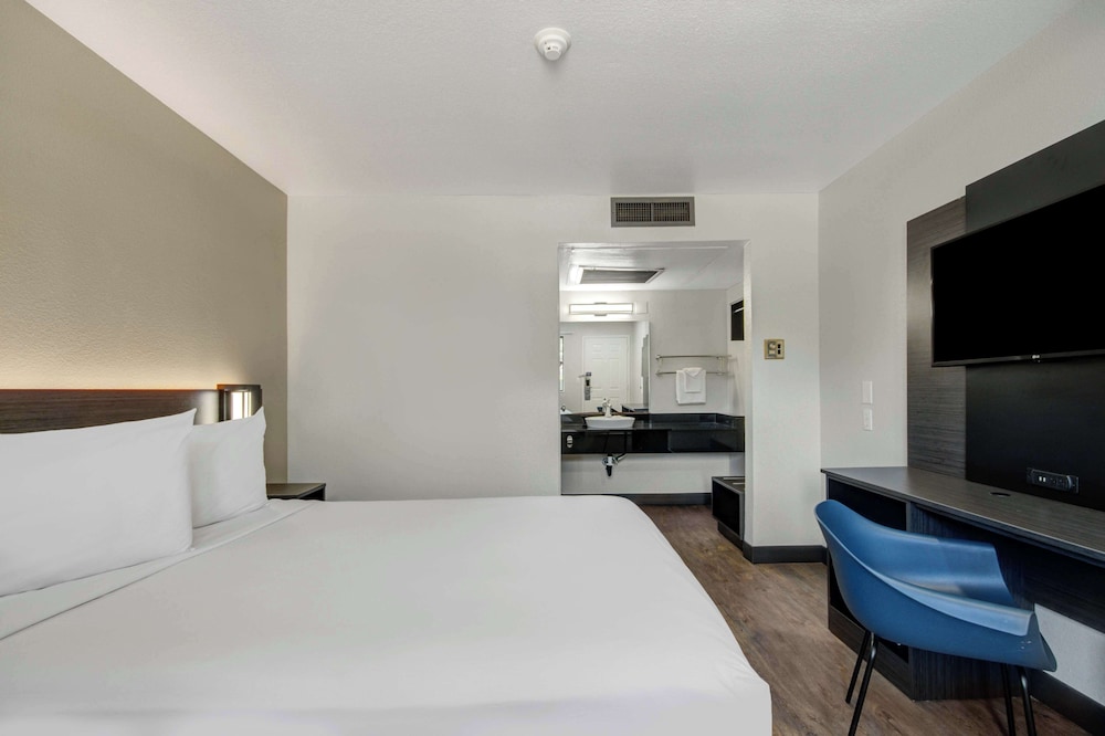 Motel6 Lompoc, CA 23/42