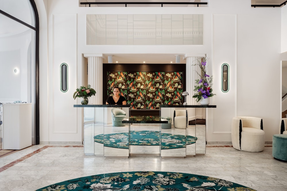 lobby