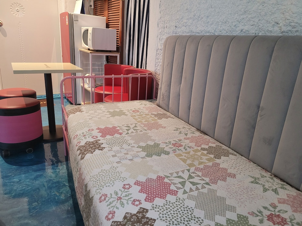 Vision Guest House 11/50