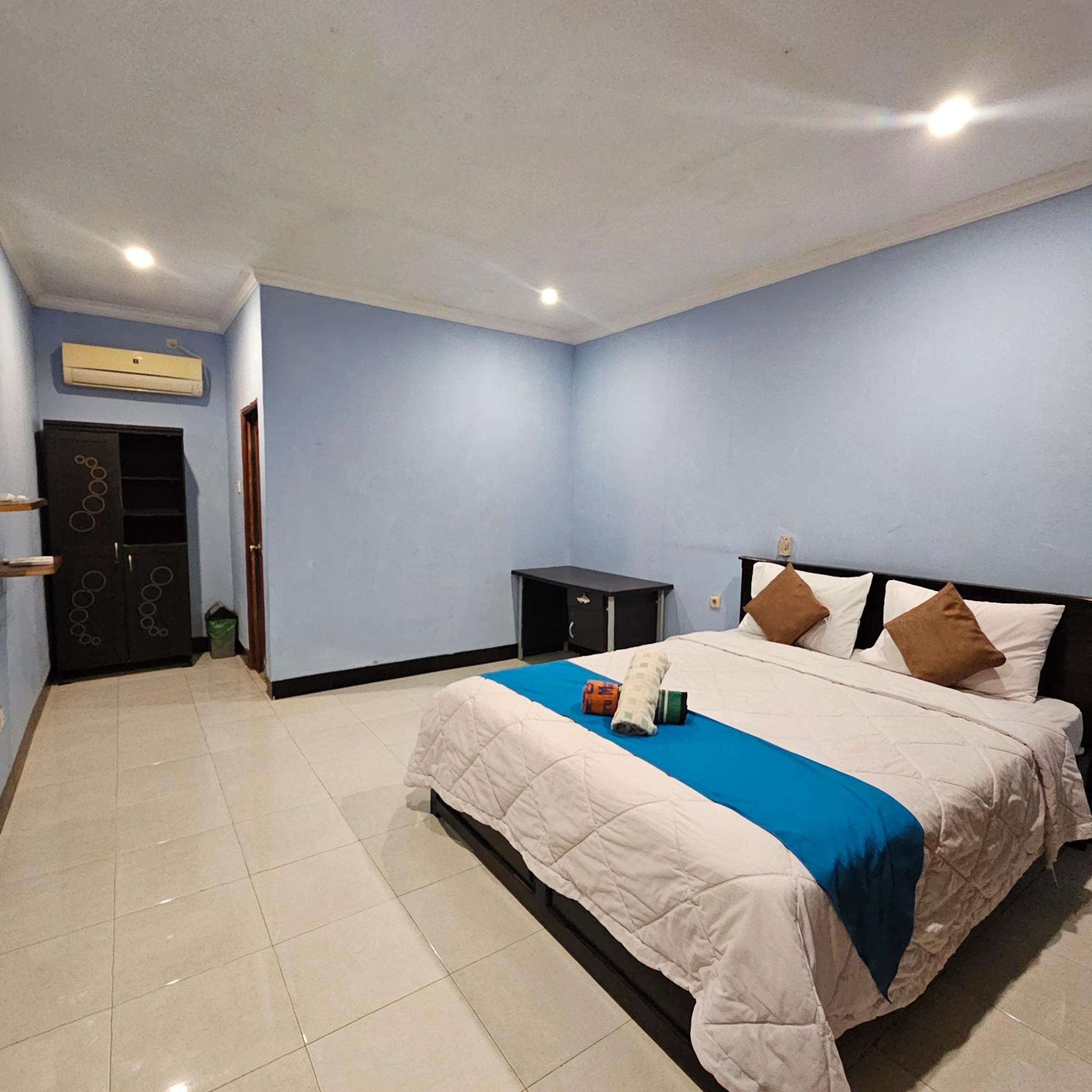 Deluxe, King Bed