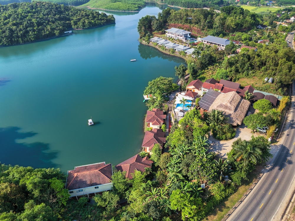 Phong Nha Lake House 67/74