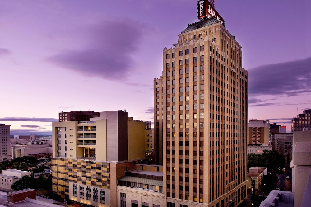 Drury Plaza Hotel San Antonio Riverwalk 1/43