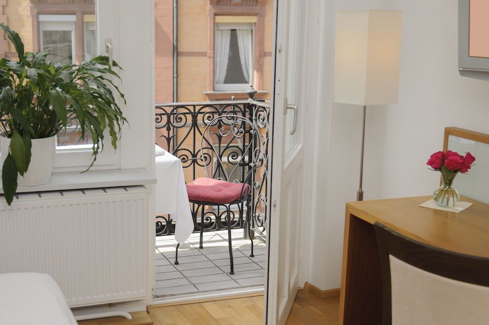 HOTEL AUGUSTINER TOR 11/55