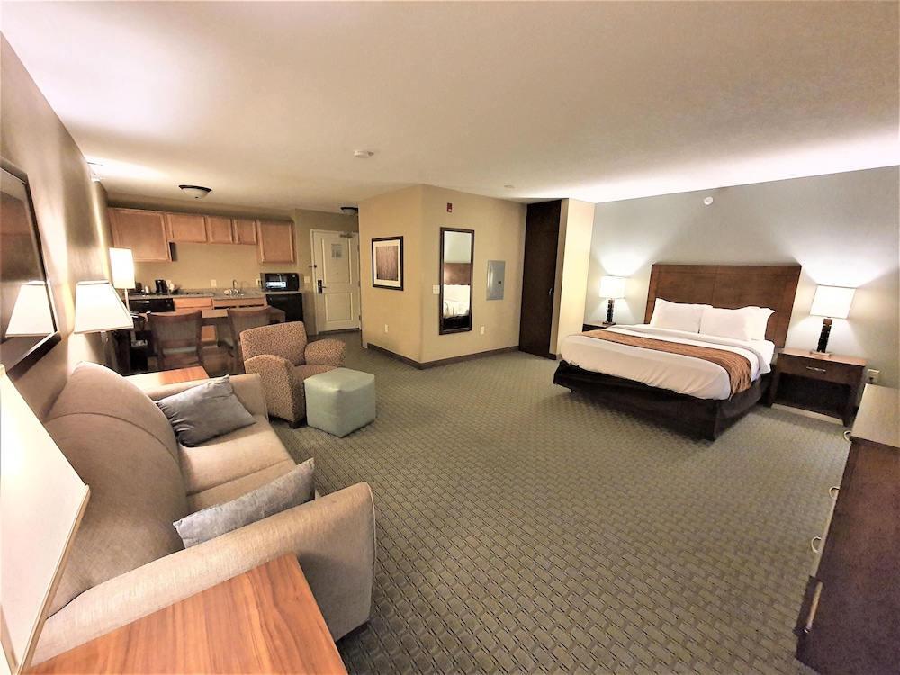 AmeriVu Inn and Suites - Chisago City 30/37
