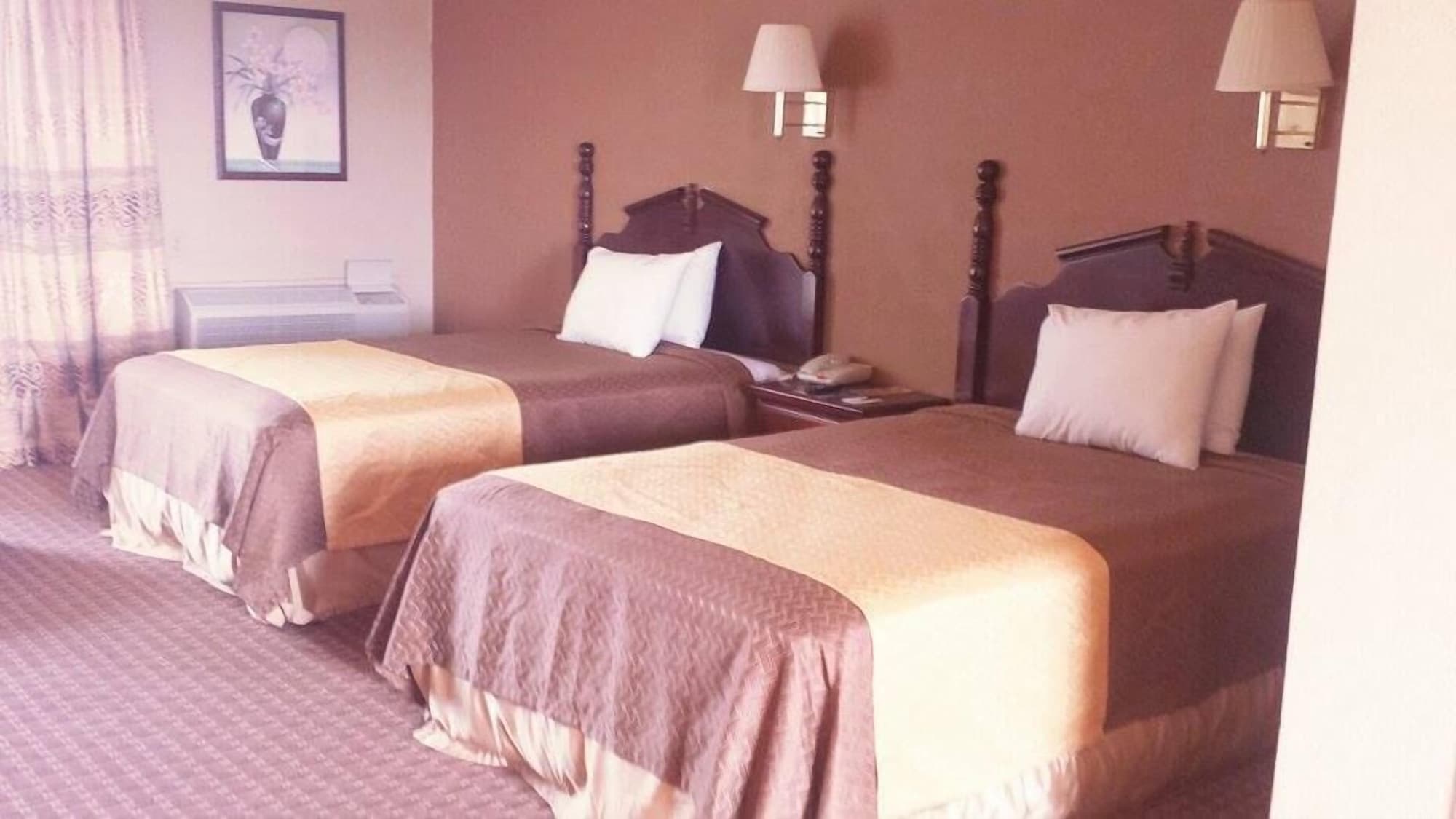 ROOM, 2 DOUBLE BEDS