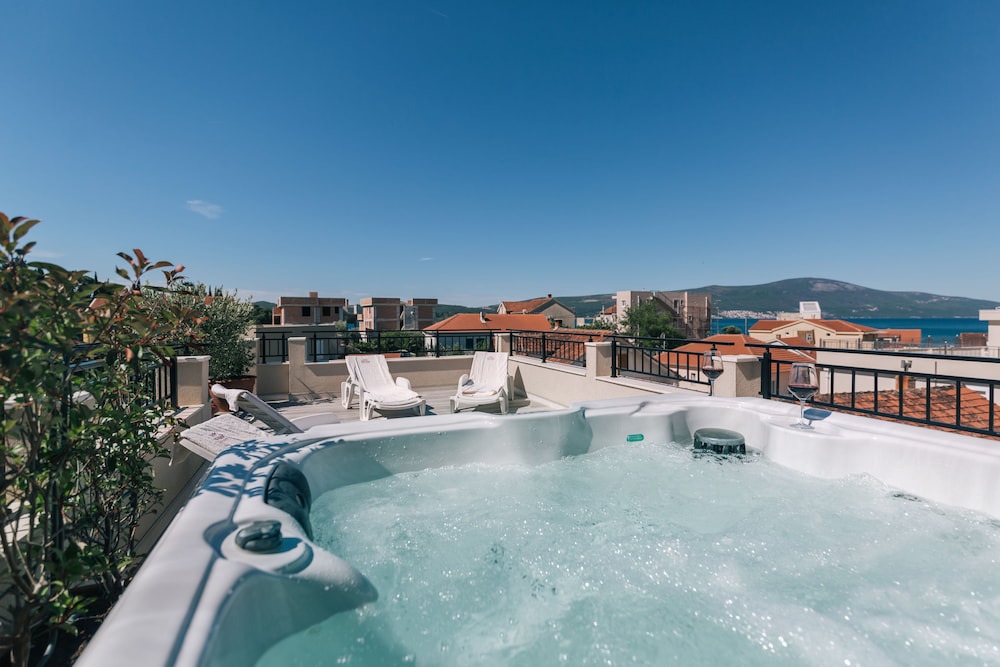 Hotel Villa Royal 51/54