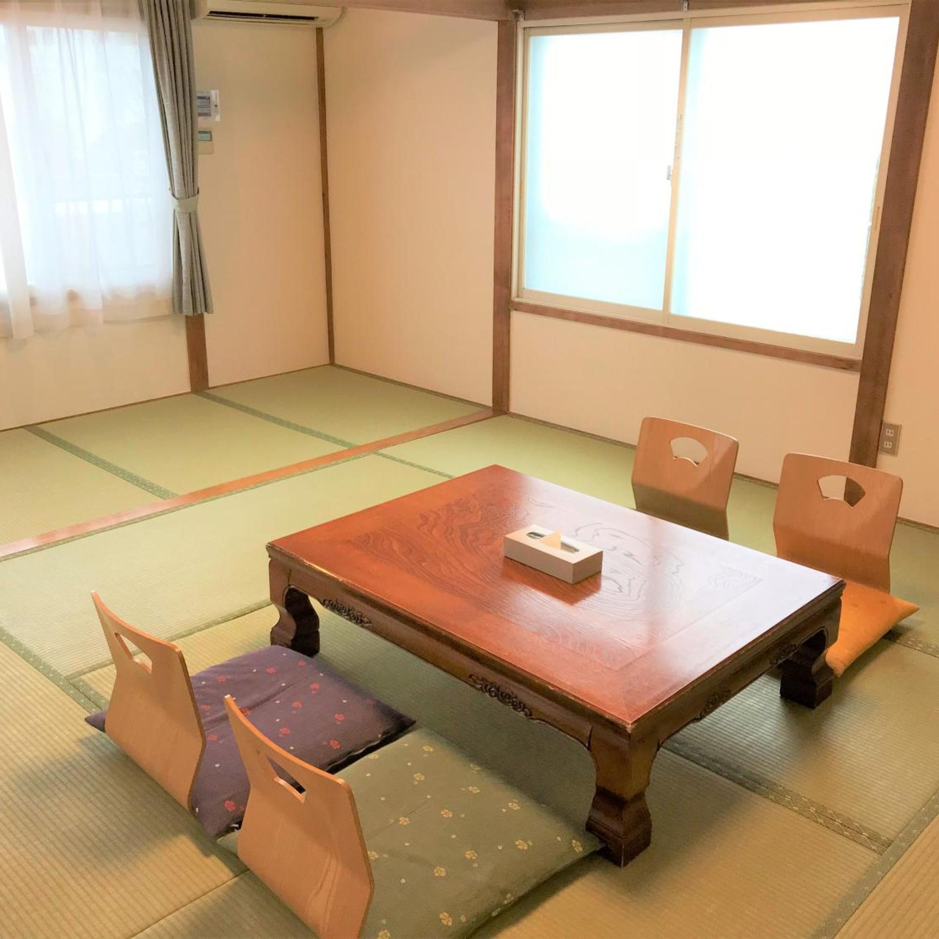 Japanese, Standard, Partial Mountain View