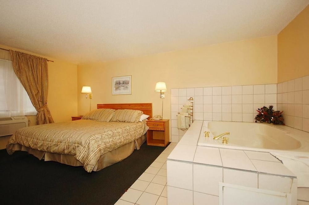 Americas Best Value Inn Webster City 24/53
