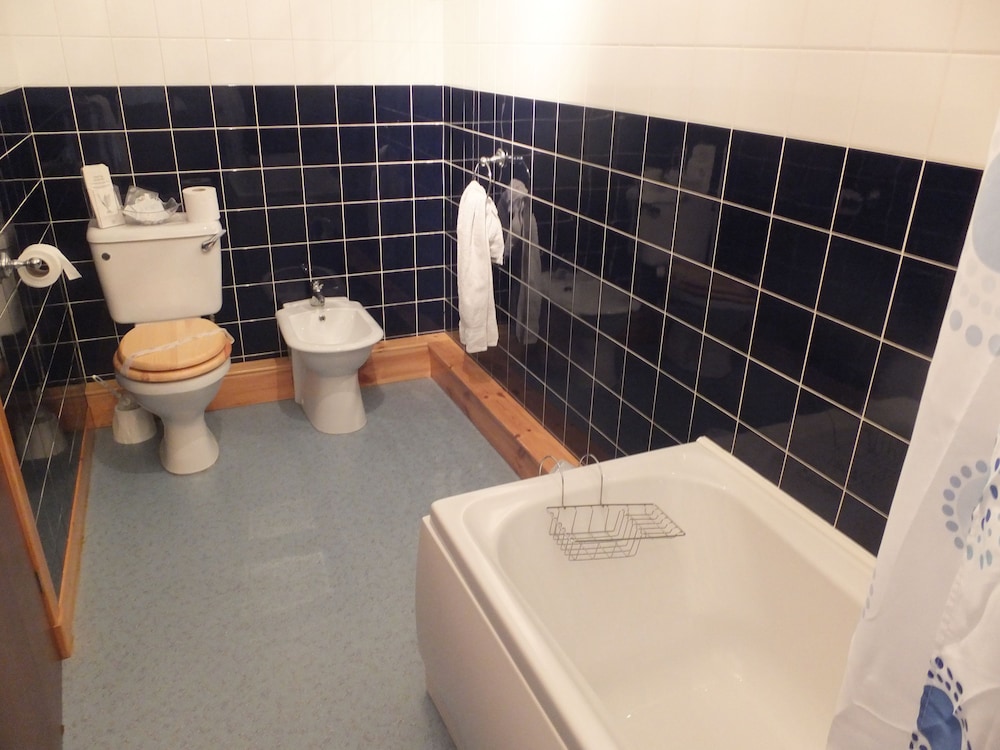 Houton Bay Lodge 48/49