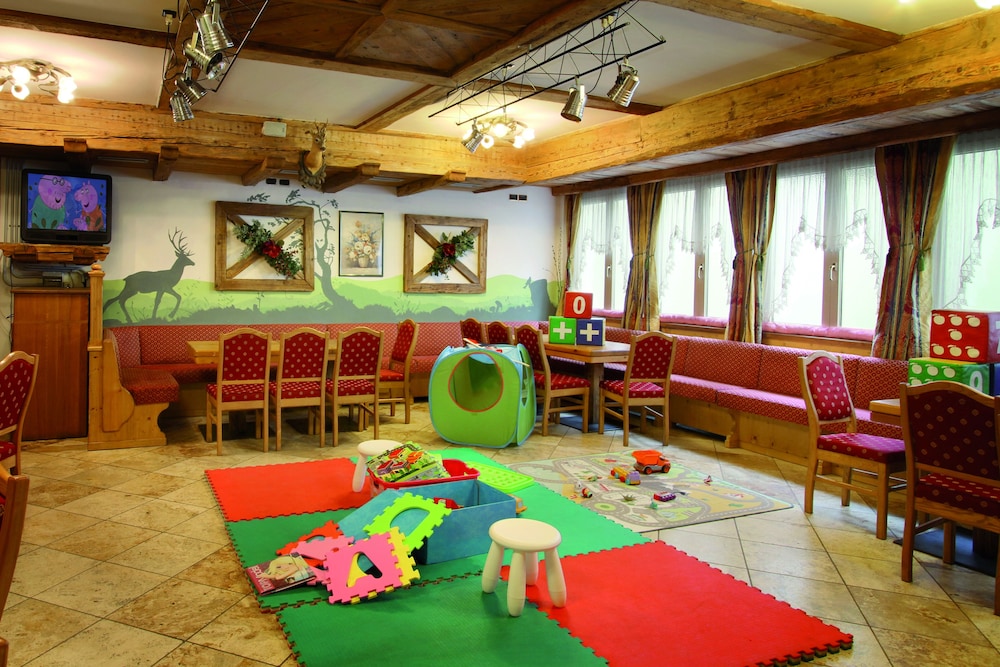 Schloss Hotel & Club Dolomiti 42/50