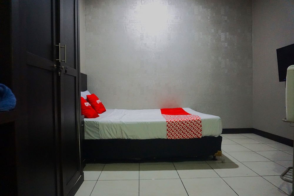 OYO 3952 Hotel C 18 Cibaduyut 8/25
