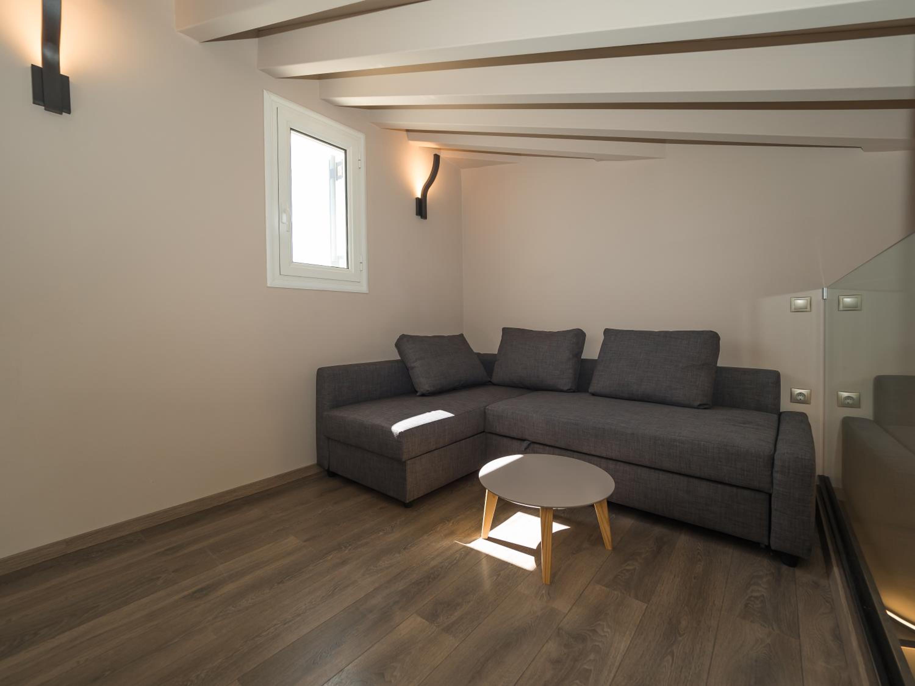 Paradise Resort 81/100