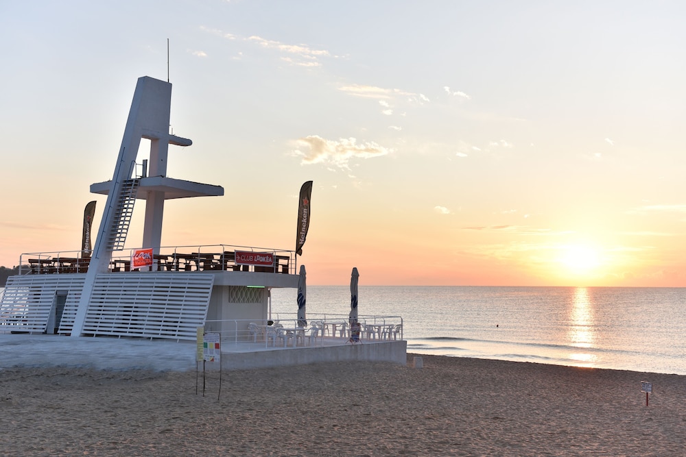 Hotel Forest Beach 35/40