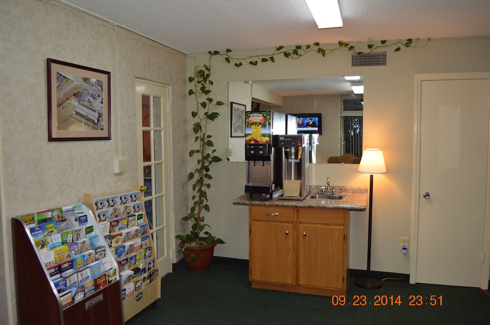 Super 8 by Wyndham Tifton 15/54