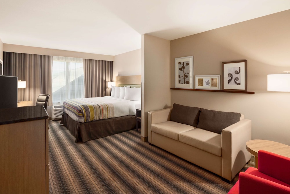 Country Inn & Suites by Radisson, Bozeman, MT 28/38