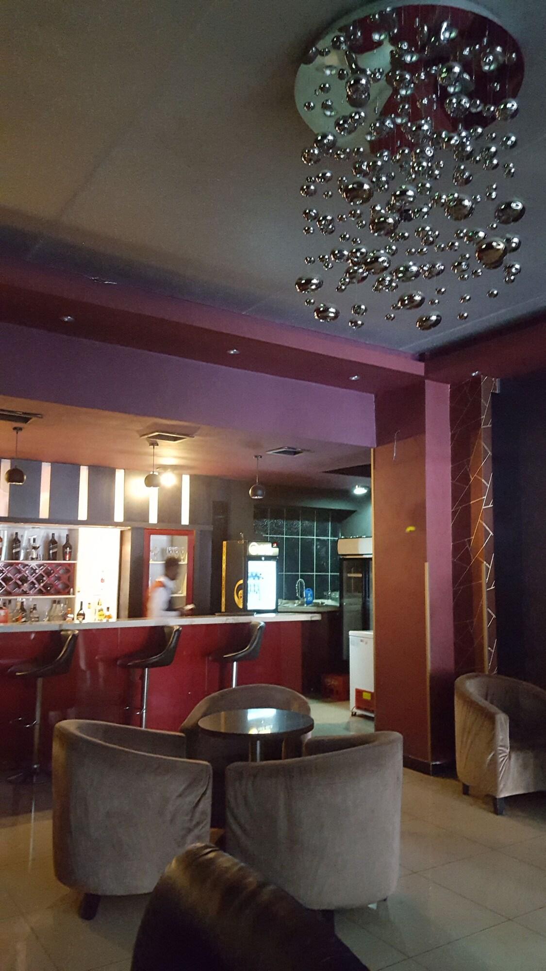 Trinity Hotel 31/43