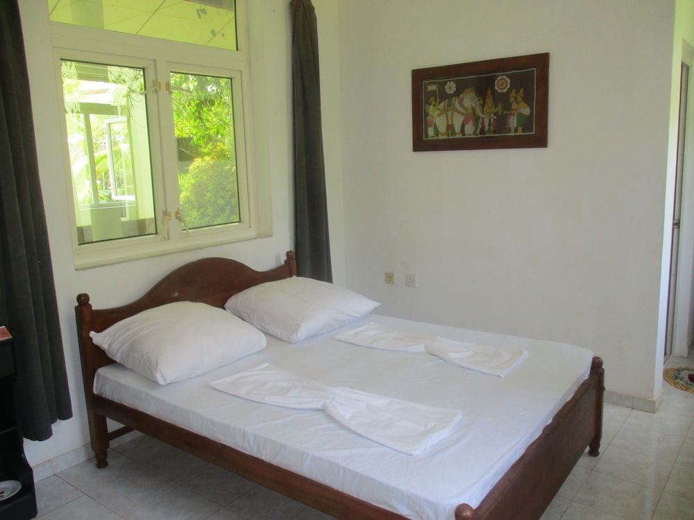 Raja Beach Hotel 13/50