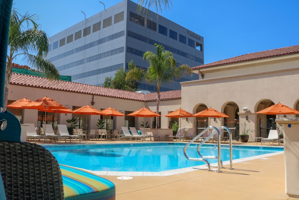Pasadena Hotel and Pool 5/71