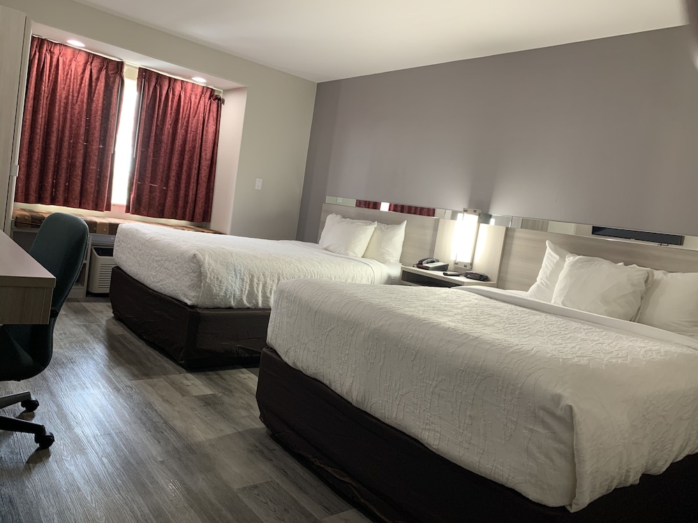 Microtel Inn And Suites Clarksville 4/30