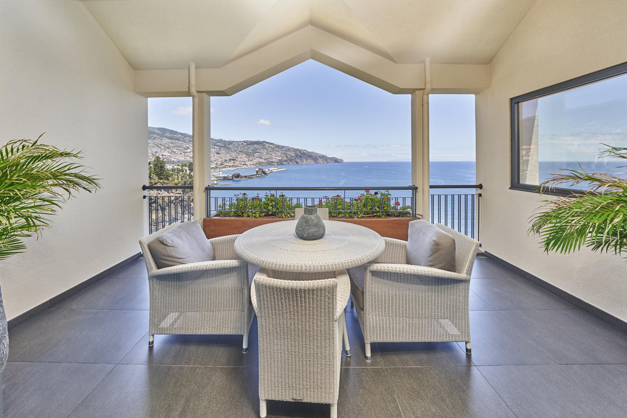 The Cliff Bay 30/43