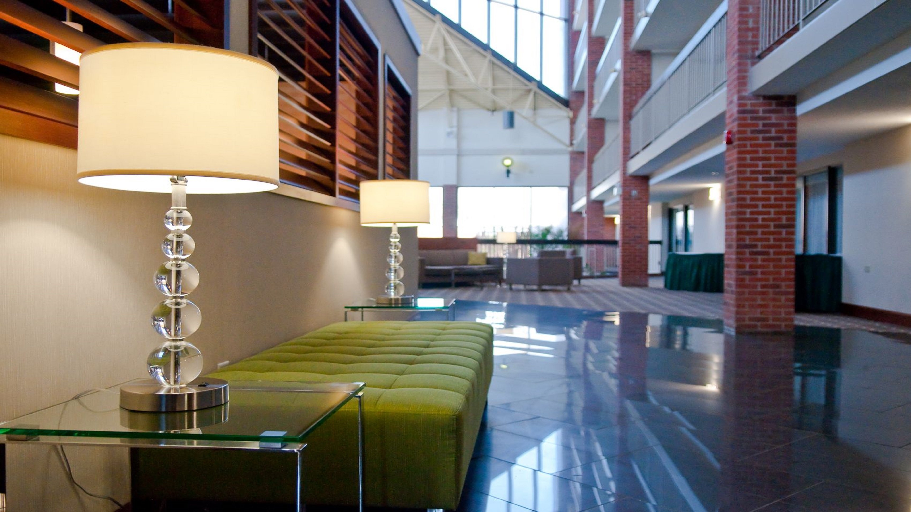 Holiday Inn Oakville Centre 43/81