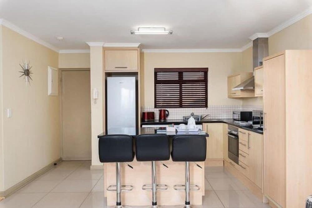 Century City Boutique Apartments 34/50