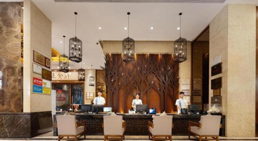 Yiyuan Xuanyu Hotel 7/45