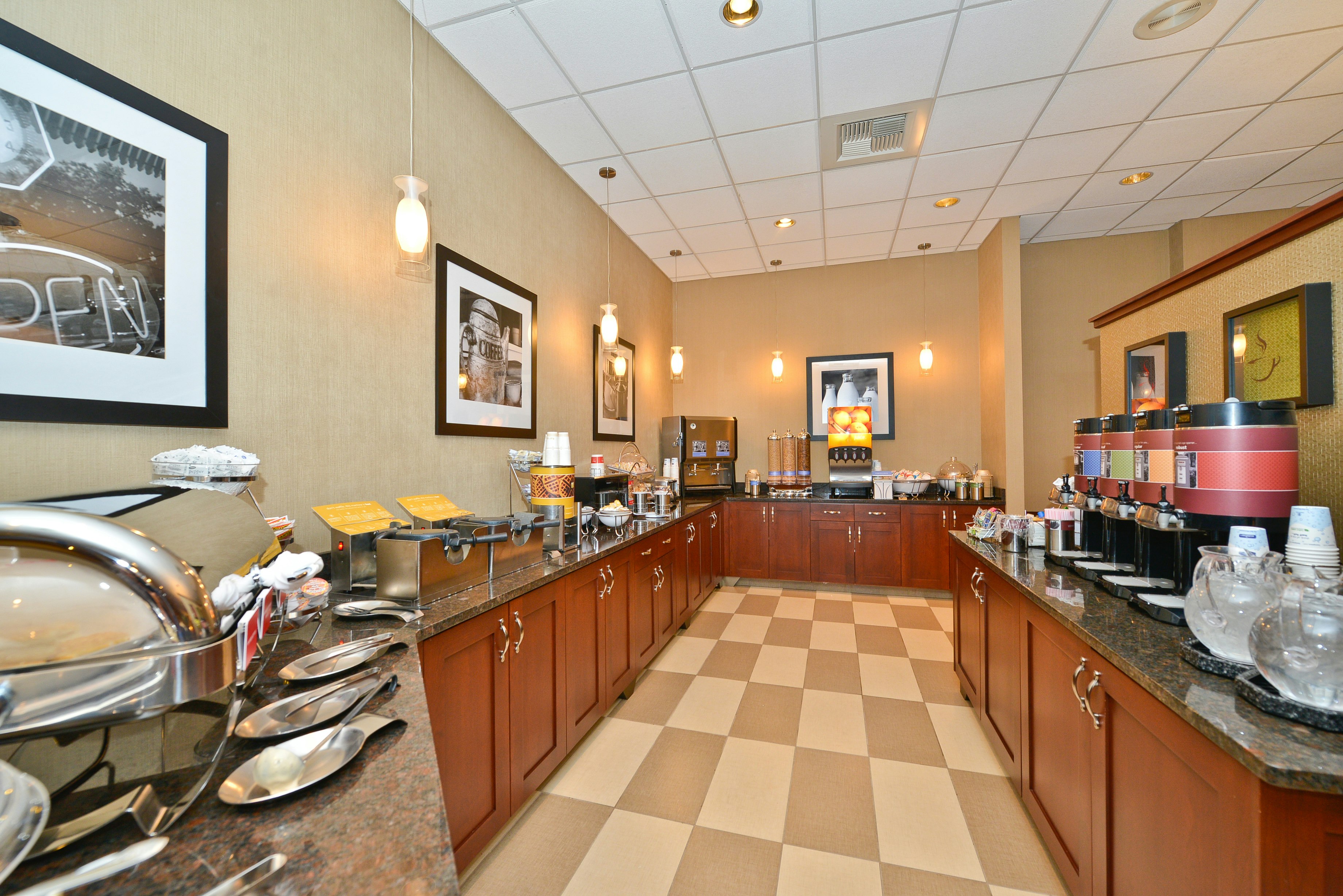 Hampton Inn Spokane 9/64